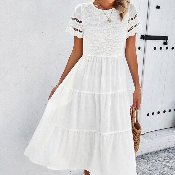 Solid color hollow dress - Picture 2 of 3